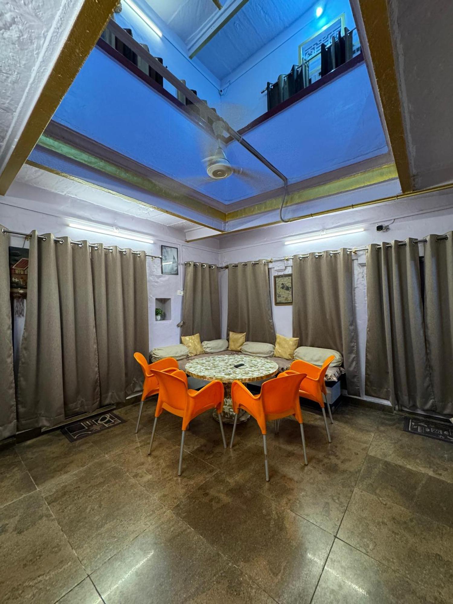 The Golden Lodge Varanasi Eksteriør bilde