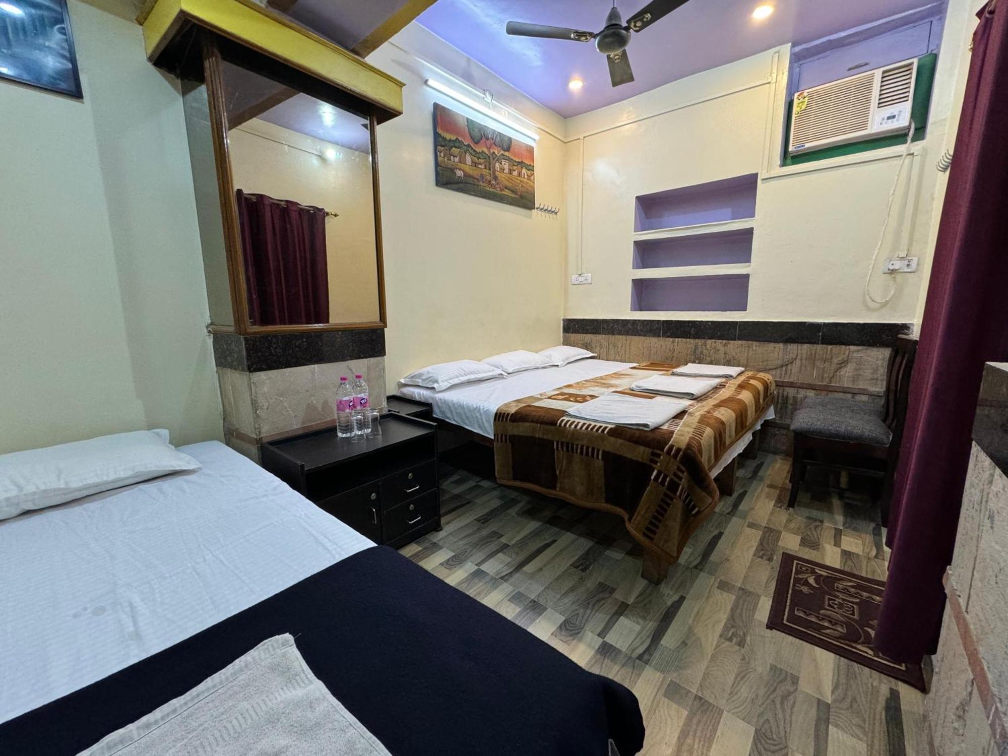 The Golden Lodge Varanasi Eksteriør bilde