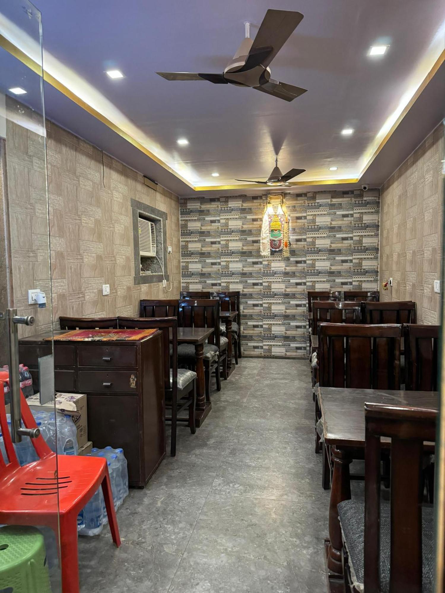 The Golden Lodge Varanasi Eksteriør bilde