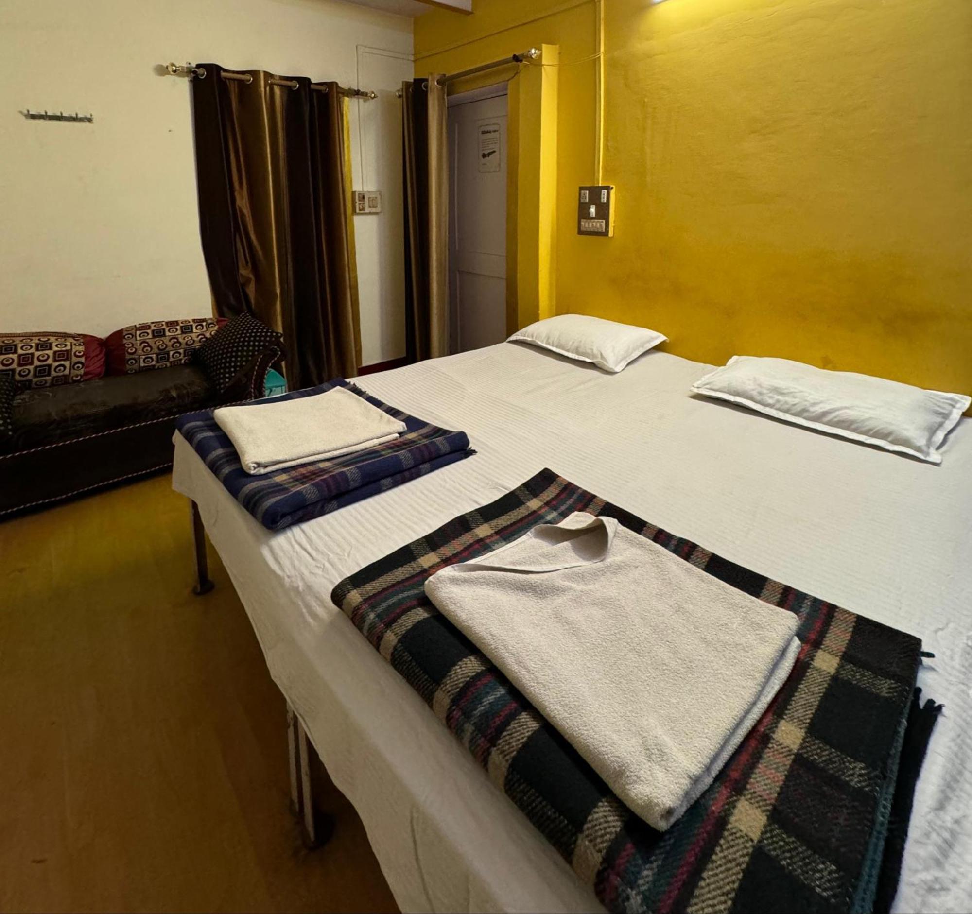 The Golden Lodge Varanasi Eksteriør bilde
